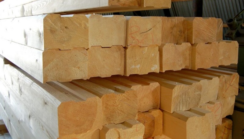 Деревянный брус для постройки деревянных домов